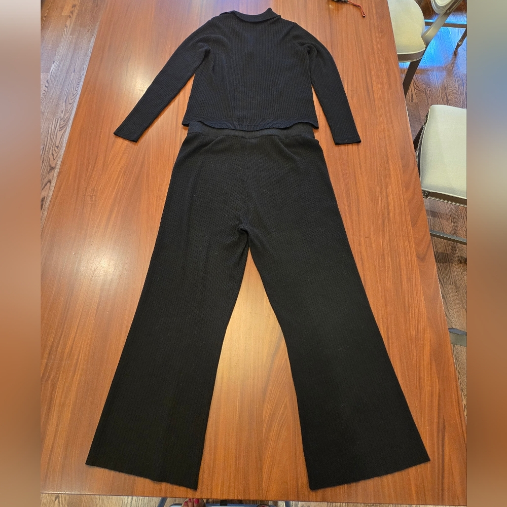 Lounge Set Cyrus Size Large (Sweater & Pants)